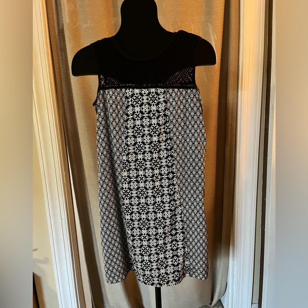 Cute sleeveless dress, size M, by Xhiliration